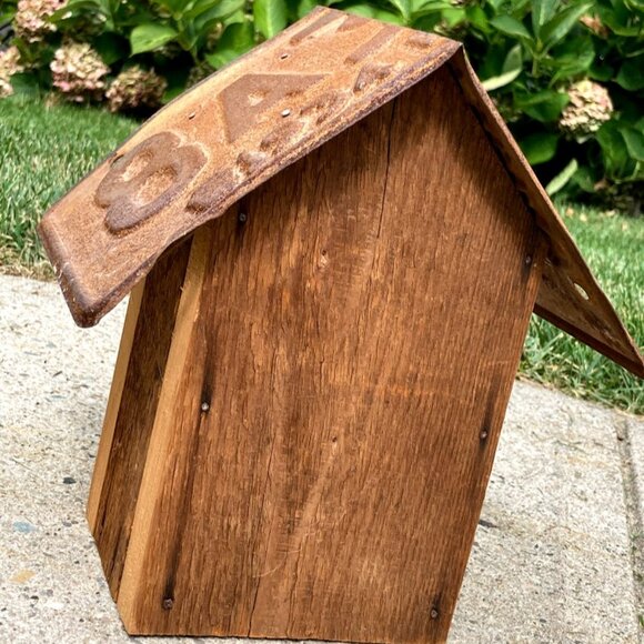 Handmade Rustic Nesting Place Birdhouse 1934 PA Antique Car License Plate Roof - Picture 4 of 6